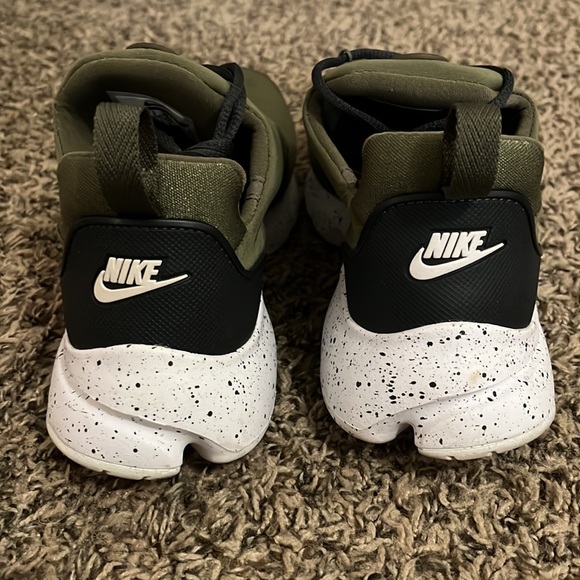 Nike shoes - Picture 6 of 12